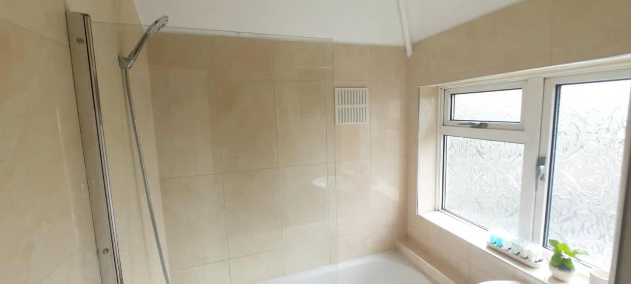 Stylish And Homey 3 Bedroom House With Free Parking & Wi-Fi Minworth Exterior foto
