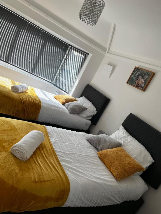 Stylish And Homey 3 Bedroom House With Free Parking & Wi-Fi Minworth Exterior foto